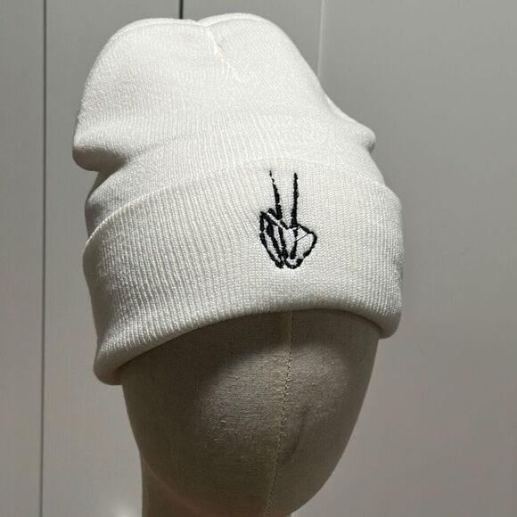 Brand New!! Skeleton hand peace sign beanie - Picture 1 of 5